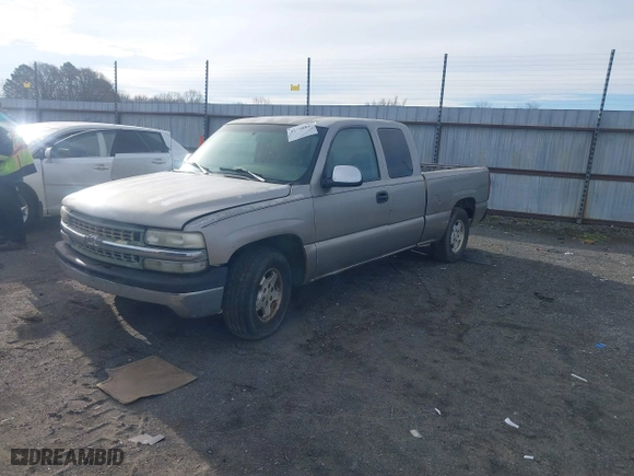 2000 Chevrolet Silverado 1500 LS with VIN 2GCEC19T4Y1217633, listed as a IAAI auction lot 41738532 with 1 mi miles. Bid and sale history available at carsss.com. Image 2.