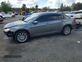2013 Chrysler 200 Touring with VIN 1C3CCBBB8DN577791, listed as a Copart auction lot 56605605 with 92,679 mi miles and Salvage title. Bid and sale history available at DreamBid. Image 1.
