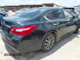 2017 Nissan Altima SV z VIN 1N4AL3AP1HC115487, wystawiony jako IAAI lot #42437418 z przebiegiem 114 278 mil mil oraz . Historia ofert i sprzedaży dostępna na DreamBid. Obrazek 4.