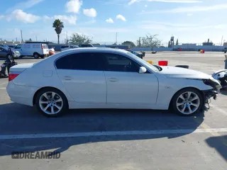 2006 BMW 5 Series 525i with VIN WBANE53516CK84092, listed as a IAAI auction lot 41593364 with 177,580 mi miles. Bid and sale history available at carsss.com. Image 13.