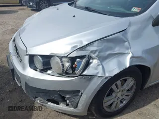 2014 Chevrolet Sonic LT с VIN 1G1JC5SH6E4153549, выставлен на аукционе IAAI как лот 41675769 с пробегом 149 038 миль миль и . История ставок и продаж доступна на DreamBid. Изображение 14.