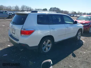 2012 Toyota Highlander Limited with VIN 5TDYK3EH2CS050221, listed as a IAAI auction lot 41663898 with 205,714 mi miles. Bid and sale history available at carsss.com. Image 4.