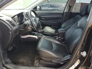 2011 Mitsubishi Outlander SE z VIN JA4AR4AU5BZ002340, wystawiony jako Copart lot #58254175 z przebiegiem 145 287 mil mil oraz Szkoda całkowita • Salvage title. Historia ofert i sprzedaży dostępna na DreamBid. Obrazek 7.
