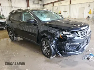 2017 Jeep Compass Latitude z VIN 3C4NJDBB3HT645698, wystawiony jako Copart lot #47094365 z przebiegiem Nie podano mil oraz Nie do naprawy • Non repairable. Historia ofert i sprzedaży dostępna na DreamBid. Obrazek 4.
