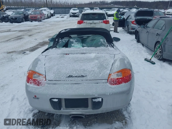 2000 Porsche Boxster z VIN WP0CA2984YU621650, wystawiony jako IAAI lot #41381416 z przebiegiem 71 514 mil mil oraz . Historia ofert i sprzedaży dostępna na DreamBid. Obrazek 16.