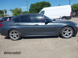 2018 BMW 3 Series с VIN WBA8F1C54JAE92929, выставлен на аукционе IAAI как лот 42236074 с пробегом 87 285 миль миль и . История ставок и продаж доступна на DreamBid. Изображение 13.