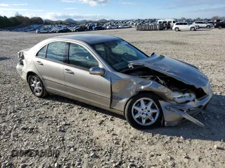 2003 Mercedes-Benz C 240 z VIN WDBRF81J93F439211, wystawiony jako Copart lot #79460514 z przebiegiem 116 596 mil mil oraz Szkoda całkowita • Salvage title. Historia ofert i sprzedaży dostępna na DreamBid. Obrazek 4.