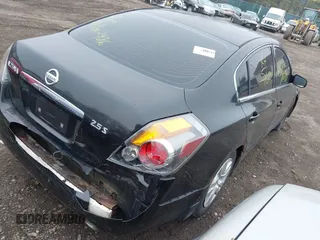 2009 Nissan Altima 2.5 S with VIN 1N4AL21E69C111073, listed as a IAAI auction lot 41852415 with 999,999 mi miles. Bid and sale history available at carsss.com. Image 4.
