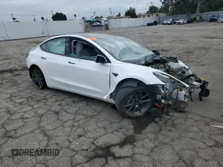 2022 Tesla Model 3 z VIN 5YJ3E1EA8NF244865, wystawiony jako Copart lot #55698465 z przebiegiem Nie podano mil oraz Szkoda całkowita • Salvage title. Historia ofert i sprzedaży dostępna na DreamBid. Obrazek 4.