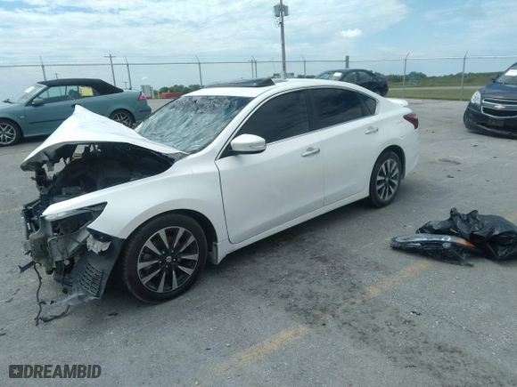 2018 Nissan Altima 2.5 SV with VIN 1N4AL3AP0JC158031, listed as a IAAI auction lot 37071088 with 1 mi miles. Bid and sale history available at carsss.com. Image 18.