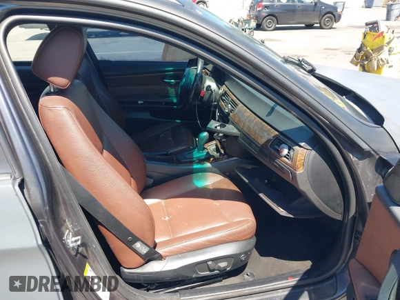 2006 BMW 3 Series 325xi z VIN WBAVT13546KW23822, wystawiony jako IAAI lot #42832474 z przebiegiem 234 704 mil mil oraz . Historia ofert i sprzedaży dostępna na DreamBid. Obrazek 5.