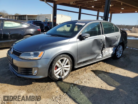 2013 Volkswagen Jetta GLI Autobahn z VIN 3VW4A7AJ0DM221810, wystawiony jako Copart lot #48561895 z przebiegiem 132 921 mil mil oraz Szkoda całkowita • Salvage title. Historia ofert i sprzedaży dostępna na DreamBid. Obrazek 1.