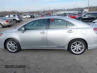 2010 Lexus HS 250h with VIN JTHBB1BA2A2022276, listed as a IAAI auction lot 41642791 with 76,879 mi miles and . Bid and sale history available at DreamBid. Image 14.