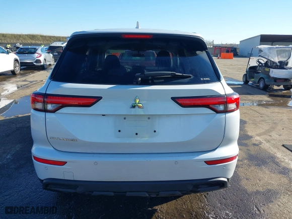 2024 Mitsubishi Outlander ES with VIN JA4J4UA89RZ044005, listed as a IAAI auction lot 41219513 with 77,141 mi miles. Bid and sale history available at carsss.com. Image 16.