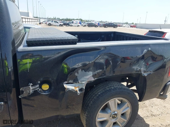 2012 Chevrolet Silverado 1500 LT with VIN 1GCRCSE09CZ225214, listed as a IAAI auction lot 41843886 with 217,491 mi miles. Bid and sale history available at carsss.com. Image 18.