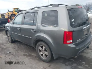 2009 Honda Pilot EX-L with VIN 5FNYF48679B024912, listed as a IAAI auction lot 41137972 with 286,469 mi miles and . Bid and sale history available at carsss.com. Image 3.