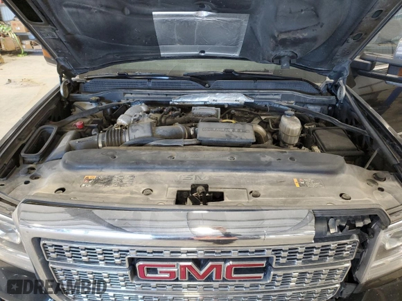 2019 GMC Sierra 2500HD Denali with VIN 1GT12SEYXKF189894, listed as a Copart auction lot 81672094 with 224,685 mi miles and Salvage Title. Bid and sale history available at carsss.com. Image 12.
