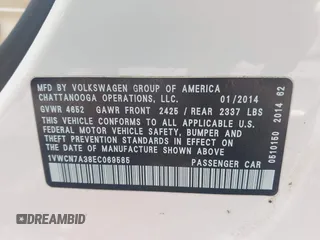 2014 Volkswagen Passat SEL Premium z VIN 1VWCN7A38EC069585, wystawiony jako IAAI lot #42236658 z przebiegiem 62 861 mil mil oraz . Historia ofert i sprzedaży dostępna na DreamBid. Obrazek 9.