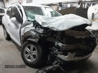 2020 Chevrolet Trax LT with VIN KL7CJPSB6LB005596, listed as a IAAI auction lot 41413980 with 1 mi miles. Bid and sale history available at carsss.com. Image 1.
