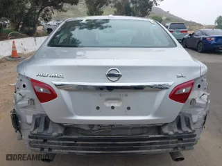 2018 Nissan Altima 2.5 SR with VIN 1N4AL3APXJC248951, listed as a IAAI auction lot 42025155 with 106,338 mi miles. Bid and sale history available at carsss.com. Image 17.