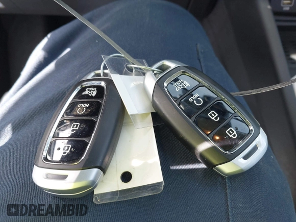 2024 Hyundai Venue SEL with VIN KMHRC8A3XRU326010, listed as a IAAI auction lot 41845065 with 2,604 mi miles and . Bid and sale history available at DreamBid. Image 11.