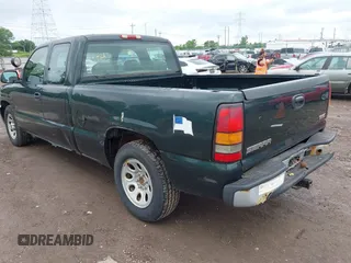 2006 GMC Sierra 1500 SLE1 z VIN 1GTEC19Z16Z267821, wystawiony jako IAAI lot #42522275 z przebiegiem 152 717 mil mil oraz . Historia ofert i sprzedaży dostępna na DreamBid. Obrazek 3.