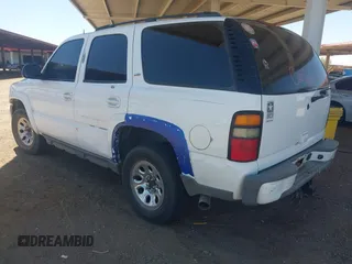 2005 Chevrolet Tahoe Z71 z VIN 1GNEC13T45R178349, wystawiony jako IAAI lot #42306137 z przebiegiem 366 874 mil mil oraz . Historia ofert i sprzedaży dostępna na DreamBid. Obrazek 3.
