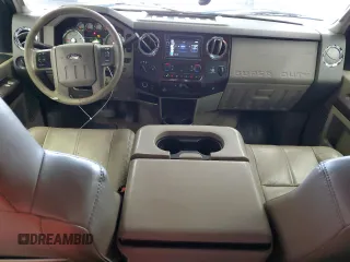 2008 Ford F-250 XL z VIN 1FTSX21R78EB83683, wystawiony jako Copart lot #59397325 z przebiegiem 230 601 mil mil oraz Szkoda całkowita • Salvage title. Historia ofert i sprzedaży dostępna na DreamBid. Obrazek 8.