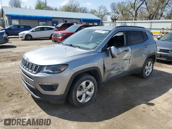 2018 Jeep Compass Latitude z VIN 3C4NJDBB1JT336317, wystawiony jako Copart lot #50824635 z przebiegiem 100 173 mil mil oraz Szkody całkowita. Historia ofert i sprzedaży dostępna na DreamBid. Obrazek 1.
