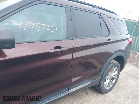 2020 Ford Explorer XLT with VIN 1FMSK8DH9LGA09384, listed as a IAAI auction lot 41997331 with 88,676 mi miles. Bid and sale history available at carsss.com. Image 15.