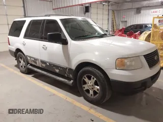 2003 Ford Expedition Special Service with VIN 1FMRU15WX3LC43103, listed as a IAAI auction lot 41621969 with 203,982 mi miles. Bid and sale history available at carsss.com. Image 1.
