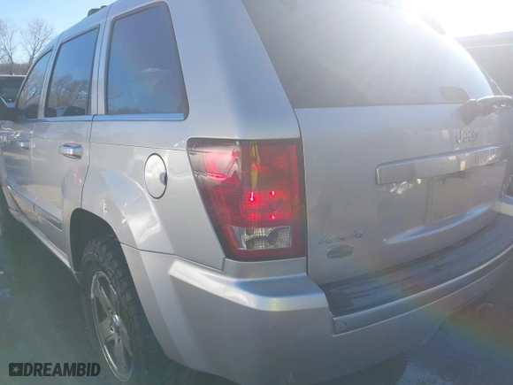 2006 Jeep Grand Cherokee Overland with VIN 1J8HR682X6C260987, listed as a IAAI auction lot 41669713 with 179,512 mi miles. Bid and sale history available at carsss.com. Image 18.