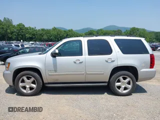 2010 Chevrolet Tahoe LT z VIN 1GNUKBE04AR194729, wystawiony jako IAAI lot #42408855 z przebiegiem 192 532 mil mil oraz . Historia ofert i sprzedaży dostępna na DreamBid. Obrazek 14.