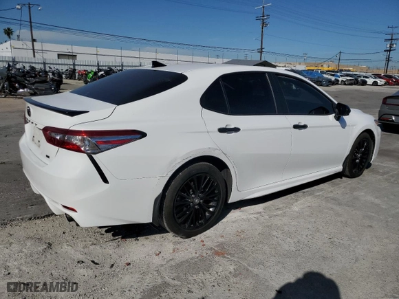 2020 Toyota Camry SE with VIN 4T1G11AK2LU304571, listed as a Copart auction lot 52742535 with 60,176 mi miles and Salvage Title. Bid and sale history available at carsss.com. Image 3.