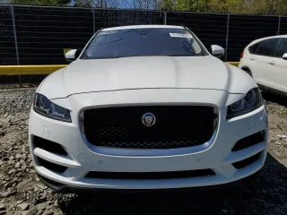 2017 Jaguar F-Pace 20d Premium with VIN SADCJ2BN2HA084928, listed as a Copart auction lot 51439805 with 105,047 mi miles and Clean Title. Bid and sale history available at DreamBid. Image 5.