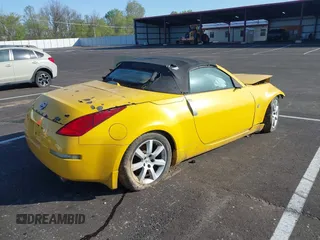 2005 Nissan 350Z Touring with VIN JN1AZ36AX5M753551, listed as a IAAI auction lot 41958722 with 149,132 mi miles. Bid and sale history available at carsss.com. Image 4.