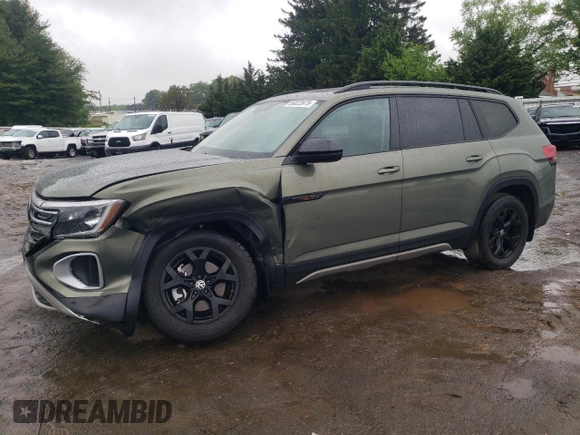 2024 Volkswagen Atlas Peak Edition SEL with VIN 1V2GR2CA8RC544325, listed as a Copart auction lot 56823975 with 16,469 mi miles and Salvage title. Bid and sale history available at DreamBid. Image 1.
