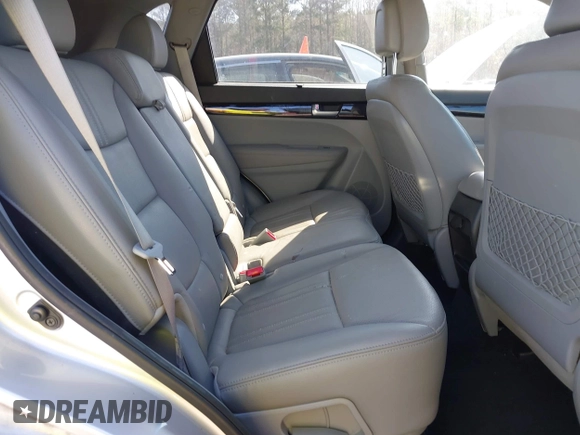 2014 Kia Sorento LX z VIN 5XYKT3A69EG437937, wystawiony jako IAAI lot #41834416 z przebiegiem 208 671 mil mil oraz . Historia ofert i sprzedaży dostępna na DreamBid. Obrazek 8.