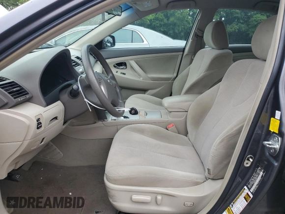 2011 Toyota Camry LE z VIN 4T1BF3EK3BU671513, wystawiony jako Copart lot #58501305 z przebiegiem Nie podano mil oraz Nie do naprawy • Non repairable. Historia ofert i sprzedaży dostępna na DreamBid. Obrazek 7.