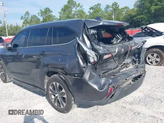 2021 Toyota Highlander XLE with VIN 5TDGZRAH4MS532366, listed as a IAAI auction lot 42603712 with 128,861 mi miles and . Bid and sale history available at DreamBid. Image 6.