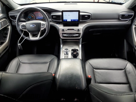 2023 Ford Explorer XLT with VIN 1FMSK7DH6PGA12033, listed as a Copart auction lot 44444865 with 27,826 mi miles and Salvage Title. Bid and sale history available at carsss.com. Image 8.