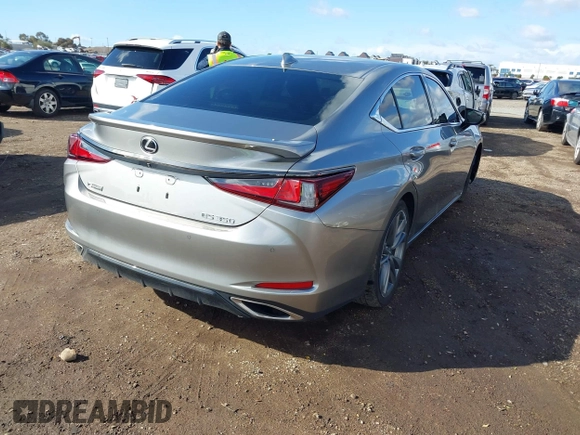 2019 Lexus ES with VIN 58ABZ1B17KU030705, listed as a IAAI auction lot 41754152 with 41,069 mi miles. Bid and sale history available at carsss.com. Image 4.