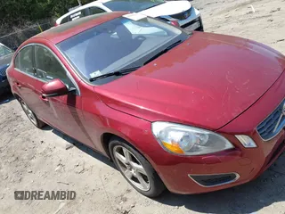 2013 Volvo S60 T5 z VIN YV1612FHXD1215492, wystawiony jako IAAI lot #42399165 z przebiegiem 205 023 mil mil oraz . Historia ofert i sprzedaży dostępna na DreamBid. Obrazek 1.