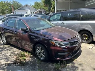 2019 Kia Optima LX z VIN 5XXGT4L37KG278947, wystawiony jako Copart lot #62181475 z przebiegiem 60 003 mil mil oraz Szkoda całkowita • Salvage title. Historia ofert i sprzedaży dostępna na DreamBid. Obrazek 1.