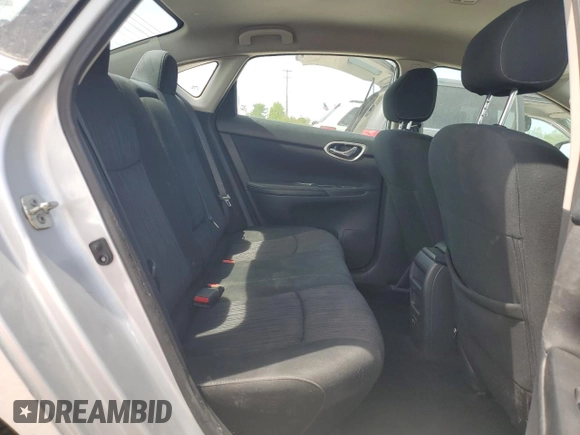 2019 Nissan Sentra S z VIN 3N1AB7AP8KY309049, wystawiony jako Copart lot #56308045 z przebiegiem 143 815 mil mil oraz Szkoda całkowita • Salvage title. Historia ofert i sprzedaży dostępna na DreamBid. Obrazek 10.