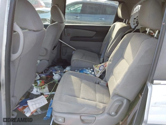 2013 Honda Odyssey LX with VIN 5FNRL5H22DB028827, listed as a IAAI auction lot 41775121 with 211,205 mi miles. Bid and sale history available at carsss.com. Image 8.