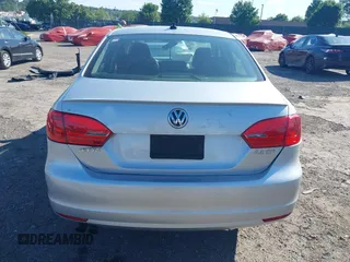 2012 Volkswagen Jetta SE with VIN 3VWDP7AJ5CM352597, listed as a IAAI auction lot 42301441 with 109,248 mi miles and . Bid and sale history available at DreamBid. Image 16.