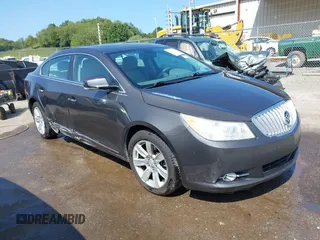 2012 Buick LaCrosse Premium 2 z VIN 1G4GF5E37CF257974, wystawiony jako IAAI lot #40286761 z przebiegiem 93 500 mil mil oraz . Historia ofert i sprzedaży dostępna na DreamBid. Obrazek 1.