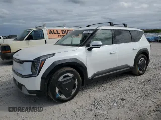2024 Kia EV9 Land with VIN KNDADFS50R6034423, listed as a Copart auction lot 45447905 with 7,061 mi miles and Salvage Title. Bid and sale history available at carsss.com. Image 1.
