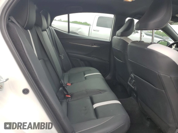 2025 Toyota Camry LE z VIN 4T1DAACK6SU025512, wystawiony jako Copart lot #54516175 z przebiegiem 11 046 mil mil oraz Czysty tytuł • Clean title. Historia ofert i sprzedaży dostępna na DreamBid. Obrazek 10.
